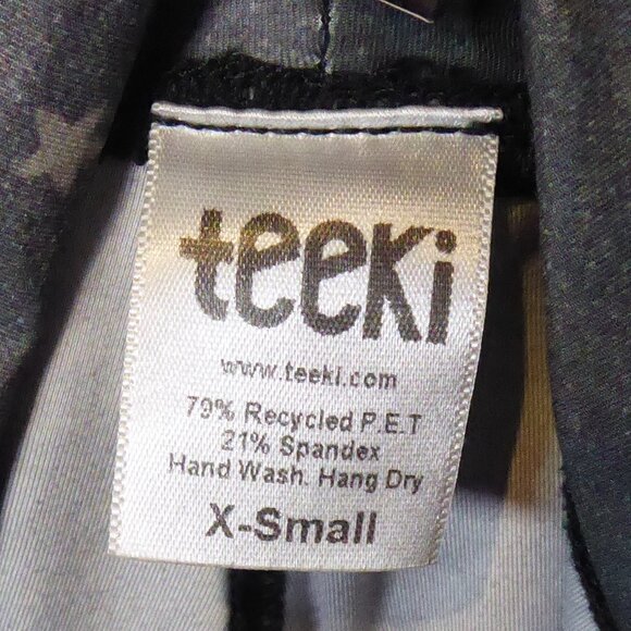 Teeki Floral Print with Wolf heads Leggings, size X-Small - Picture 4 of 5